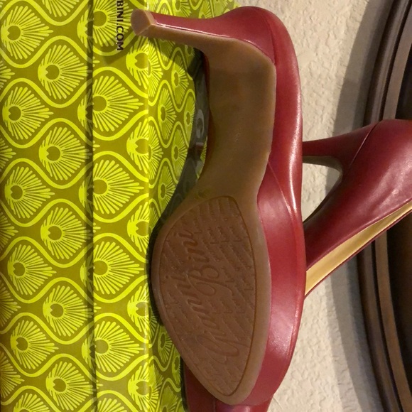 Heels - Picture 3 of 3